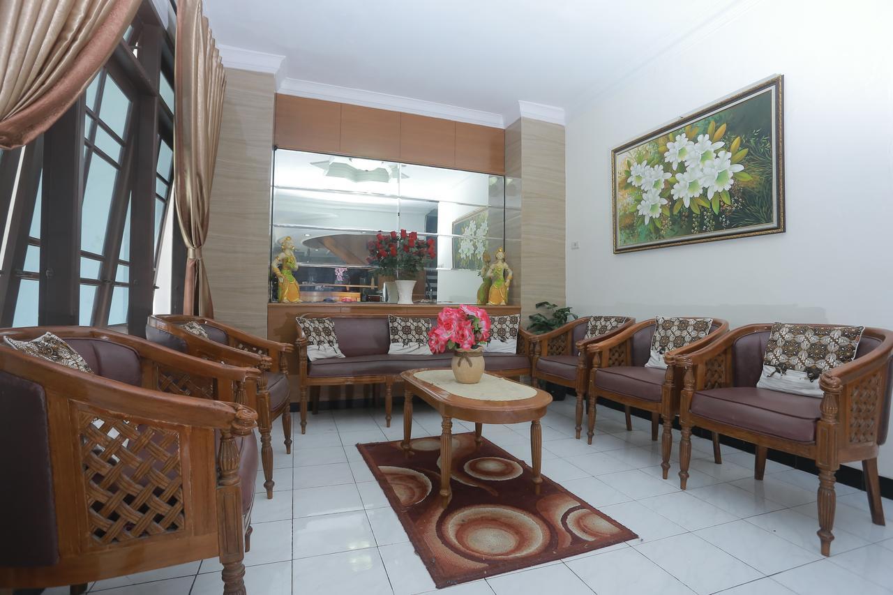Hotel Kristina Malioboro يوغياكارتا المظهر الخارجي الصورة